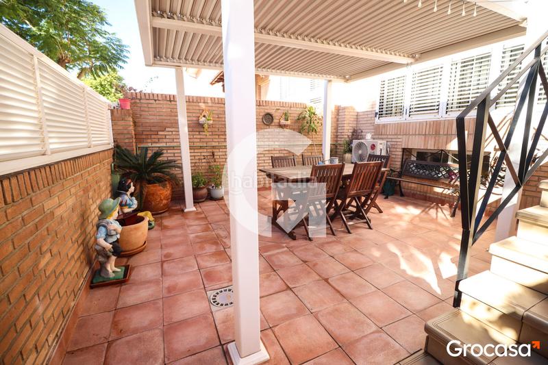 Foto 0d39af51-e5ee-46ba-8015-b91e79464651. Casa adossada amb calefacció aparcament a Nuevo Centro Sagunt