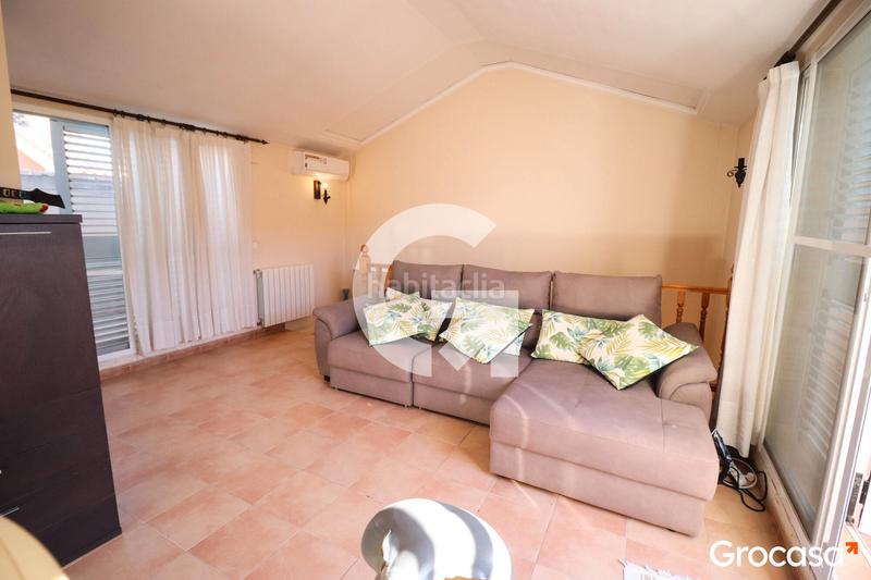 Foto 2e571dc9-0723-44be-ab6f-93f75ab52e94. Casa adossada amb calefacció aparcament a Nuevo Centro Sagunt