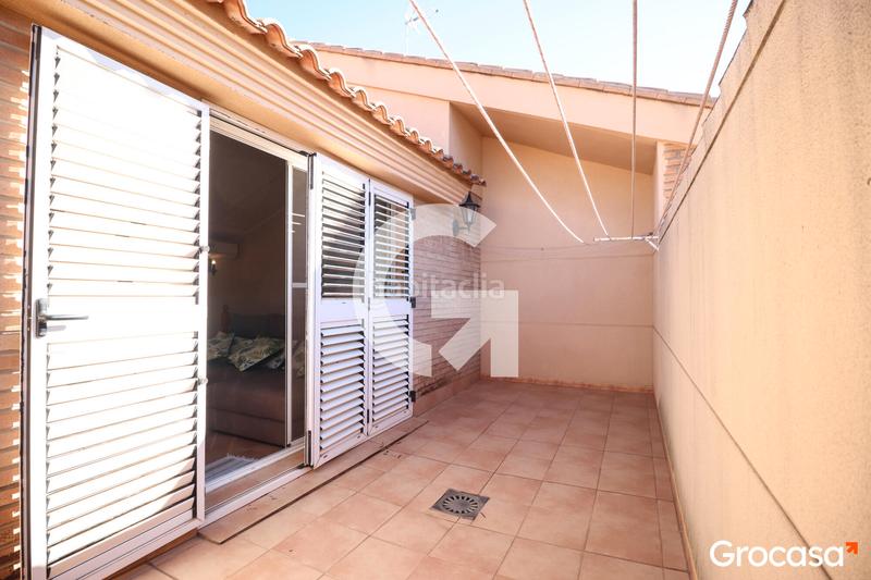 Foto 3b86514f-880f-48aa-b24c-2550ea0c269e. Casa adossada amb calefacció aparcament a Nuevo Centro Sagunt