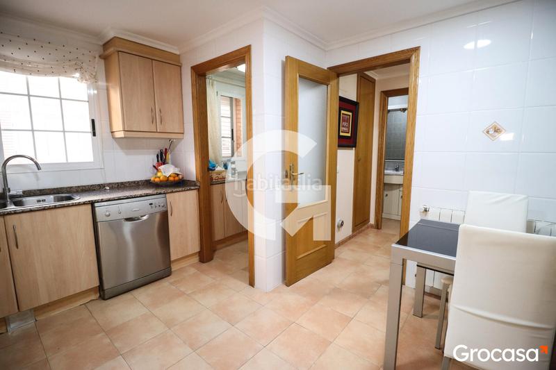 Foto 4746cfb4-f17e-4880-bc4f-4ff04ac8c5b4. Casa adossada amb calefacció aparcament a Nuevo Centro Sagunt