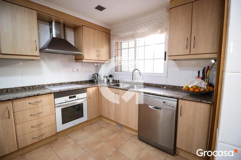 Foto 7159c9c6-9bb3-40dd-9598-4f22193117b5. Casa adossada amb calefacció aparcament a Nuevo Centro Sagunt