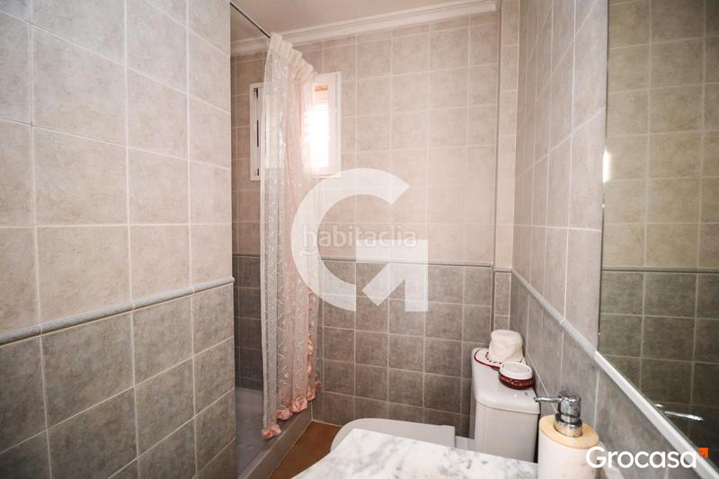 Foto b8221097-5b0a-454f-8b60-497ae3501a97. Casa adossada amb calefacció aparcament a Nuevo Centro Sagunt