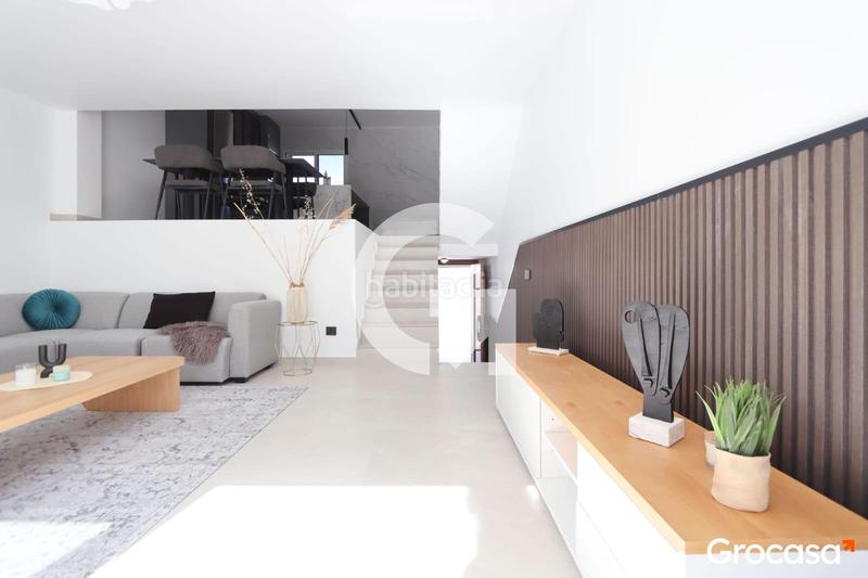 Foto 7bf3977c-691d-4fc8-86b6-69a30c772fe4. Casa a schiera con riscaldamento parcheggio piscina in Sitges