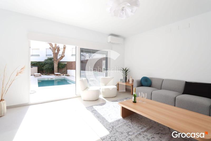 Foto f4ed2f8a-240e-4718-98e9-92c6a4600ec9. Casa a schiera con riscaldamento parcheggio piscina in Sitges