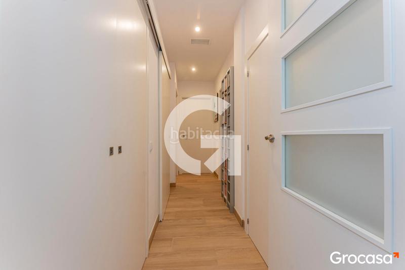 Foto 5bff8607-8822-4375-a313-b61257d4fe0a. Piano terra con riscaldamento in Centre Cornellà de Llobregat