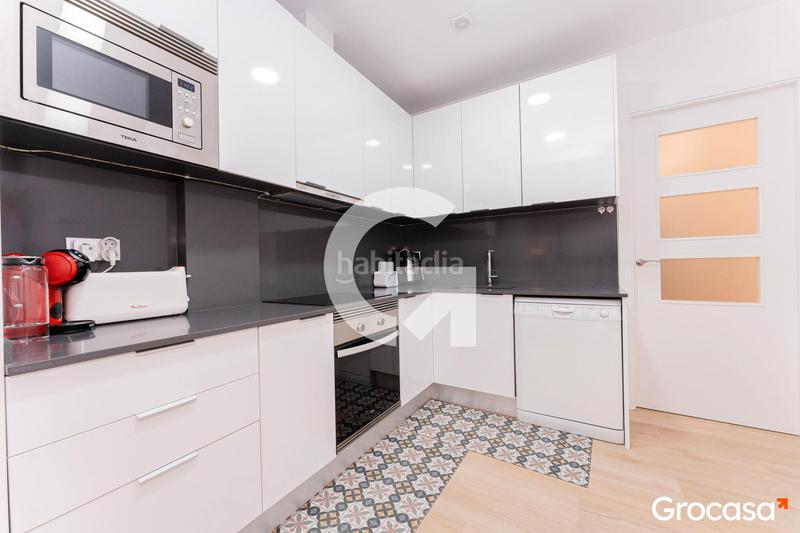 Foto 9486313d-53e5-4b76-9808-7f011f9d8e72. Piano terra con riscaldamento in Centre Cornellà de Llobregat