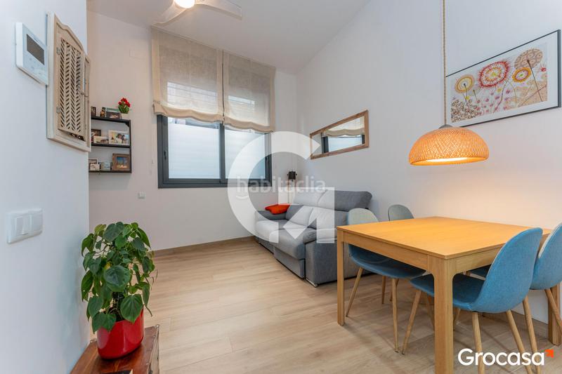 Foto b30a1738-3dd5-45c3-9039-cf8fd00a9329. Piano terra con riscaldamento in Centre Cornellà de Llobregat