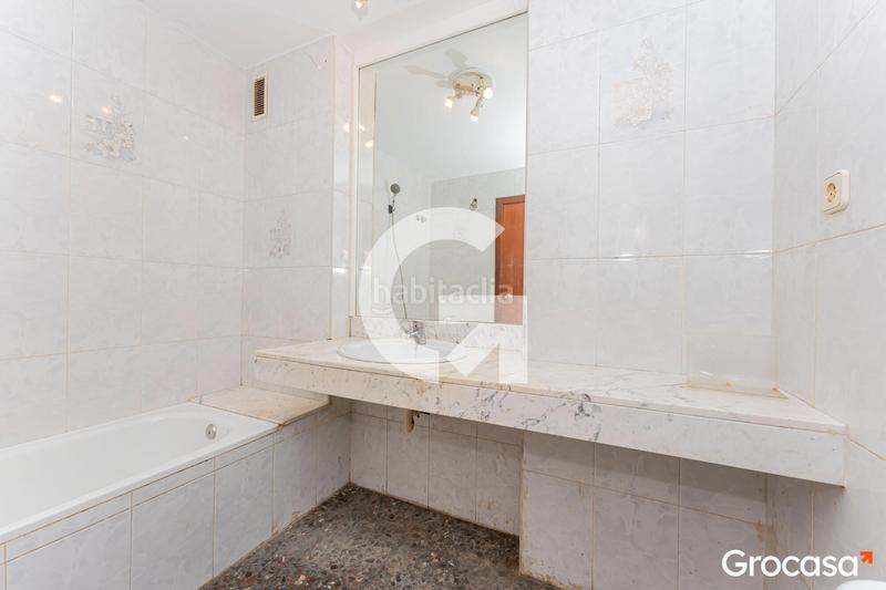 Foto c849e6e7-d87b-4590-81a1-26f083cc8b38. Casa a schiera in Riera Cornellà de Llobregat