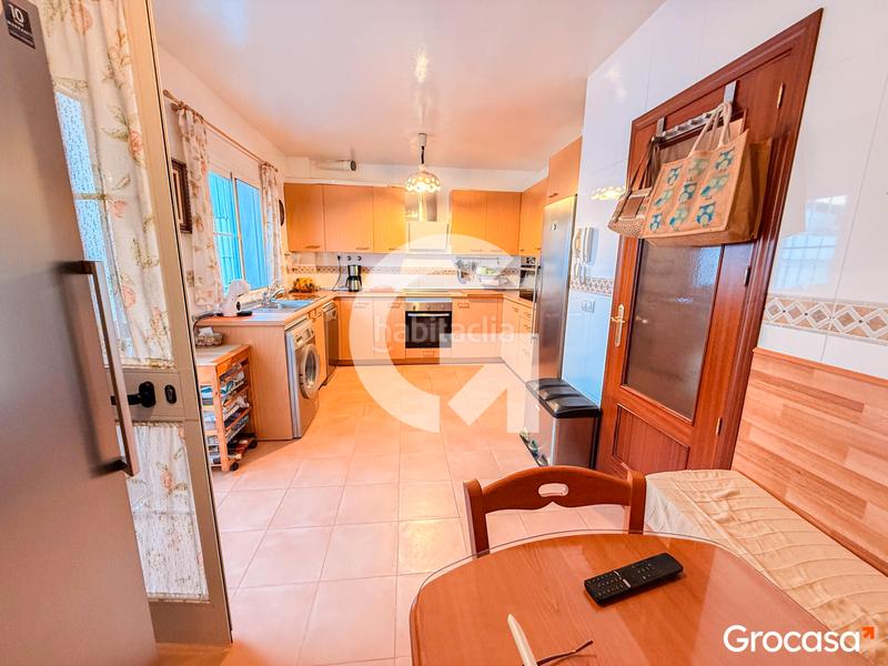 Foto 1d96985f-bc96-4f3b-96a3-abbd2de2b4a3. Casa adossada amb calefacció aparcament piscina a Rincón de la Victoria