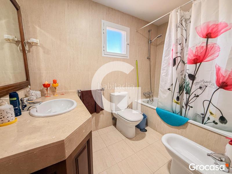 Foto a440ad9f-1d79-4cf0-b1b2-921c50d478c5. Casa adossada amb calefacció aparcament piscina a Rincón de la Victoria