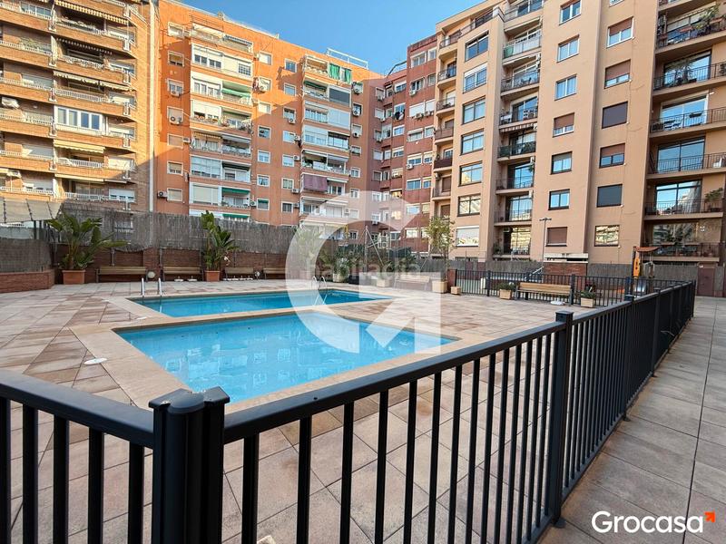 Foto d800bcbd-664f-4fe8-8d59-411a8d0b8b7f. Pis amb calefacció aparcament piscina a Sant Ramon - Maternitat Barcelona