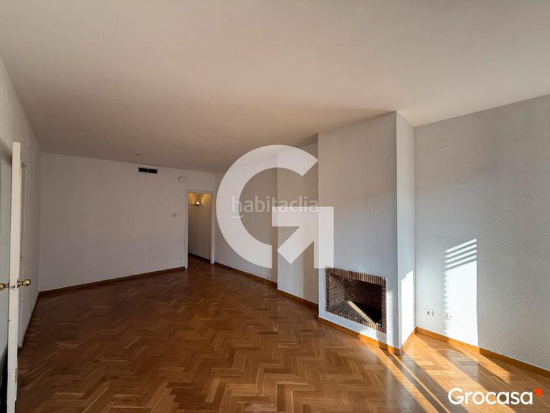 Foto f615fb03-dd83-49ea-af90-4a102cddca83. Pis amb calefacció aparcament piscina a Sant Ramon - Maternitat Barcelona