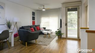 Semi detached house in Pz d'eduardo merello llasera. Casa adosada con ascensor puerto sagunto