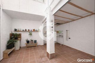 Piano terra  Cl bruc. Bajo con patio en vilanova i la geltrú