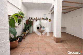 Planta baixa  Cl bruc. Bajo con patio en vilanova i la geltrú