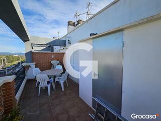 Semi detached house  Cl rosalia de castro. Casa adosada de obra joven