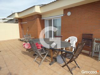 Pis  Cl coronel sanfeliu. Ático dúplex en jardines de la paz