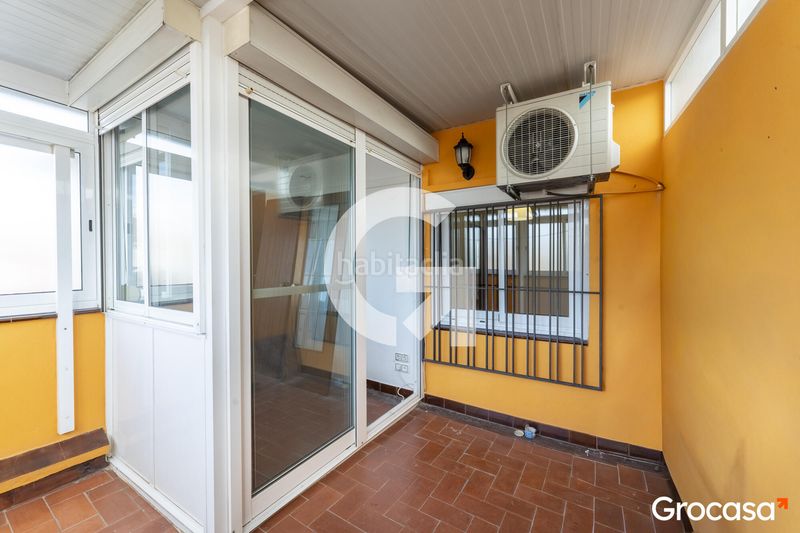 Foto 09f137f0-28bc-4608-bc1e-1b64600a9057. Dachwohnung mit heizung in La Florida Hospitalet de Llobregat (L´)