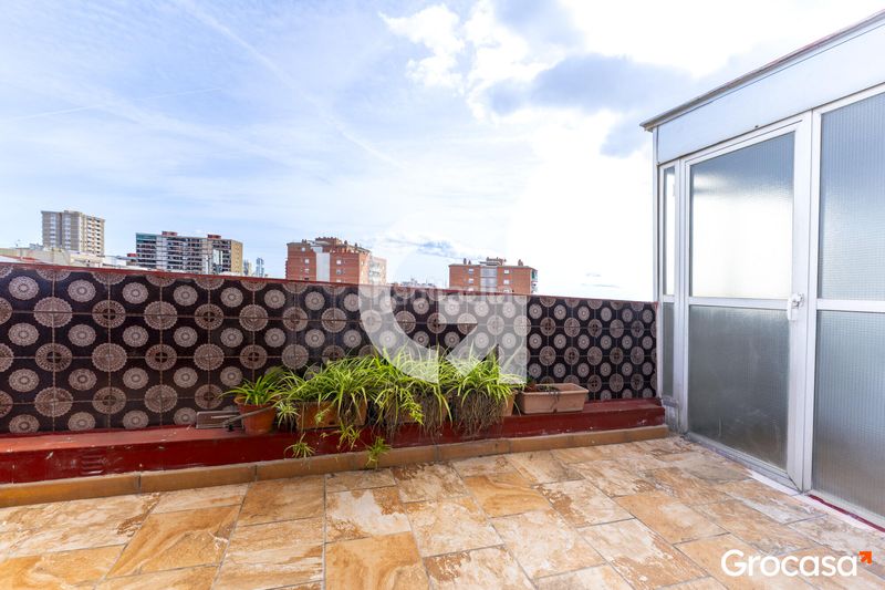 Foto 716cb5b0-33c5-4c1f-b620-c2d62b0f0aa7. Dachwohnung mit heizung in La Florida Hospitalet de Llobregat (L´)