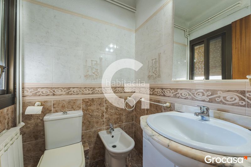 Foto 79ececf6-9970-4bd0-8311-aceccfbeff7b. Dachwohnung mit heizung in La Florida Hospitalet de Llobregat (L´)