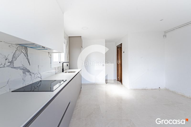 Foto f5e6e03e-3e56-4d80-a2ff-485a2c9e11f1. Dachwohnung mit heizung in La Florida Hospitalet de Llobregat (L´)