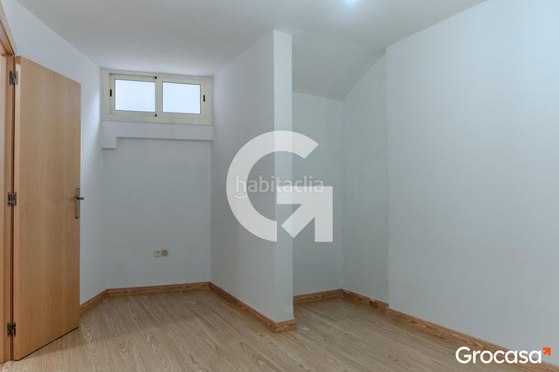 Foto ce3a601a-3b38-46fc-899b-96060db68367. Local comercial a Carmel Barcelona