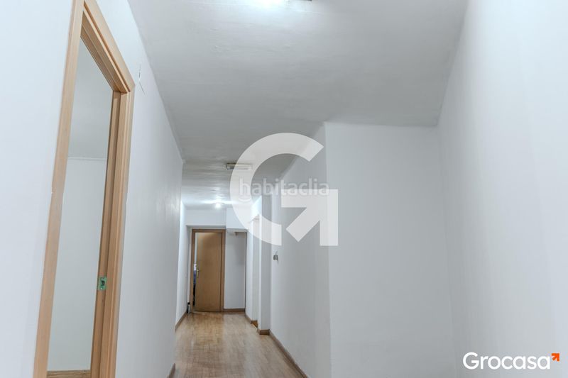 Foto fad45d51-82f9-40fc-a517-b11a7ea14e85. Local comercial a Carmel Barcelona