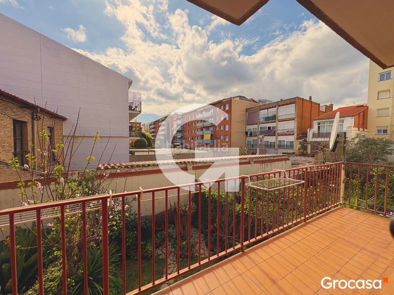 Foto e4bd1afb-4781-4ec7-ae18-ad4e4d0bd8f1. Dúplex amb calefacció aparcament a Centre-Can Nadal Sant Feliu de Llobregat