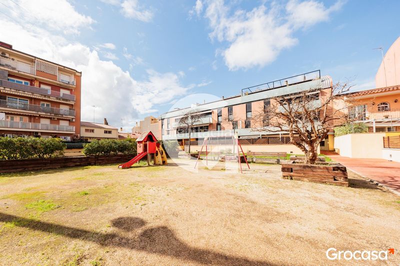 Foto 06561423-2d67-4494-acb4-f7311d98e07d. Pis amb calefacció aparcament piscina a Zona Esportiva Terrassa