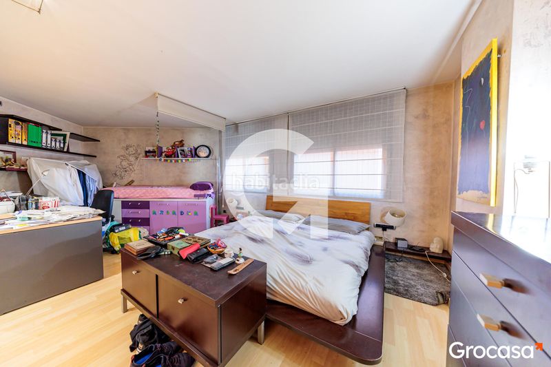 Foto 1a4b068c-8bab-471e-aa19-d5e11c1ec5c8. Pis amb calefacció aparcament piscina a Zona Esportiva Terrassa