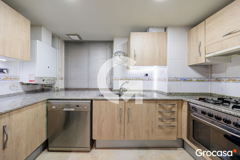 Foto 34013644-844f-4664-b96e-4605f419f62e. Pis amb calefacció aparcament piscina a Zona Esportiva Terrassa