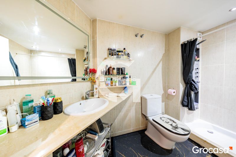 Foto 470db2e6-1809-4670-860a-ba6833e2b0c5. Pis amb calefacció aparcament piscina a Zona Esportiva Terrassa