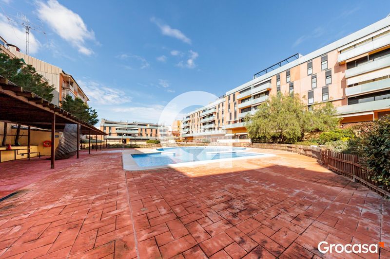 Foto 5aa27732-f57d-4785-976f-62a05f949848. Pis amb calefacció aparcament piscina a Zona Esportiva Terrassa