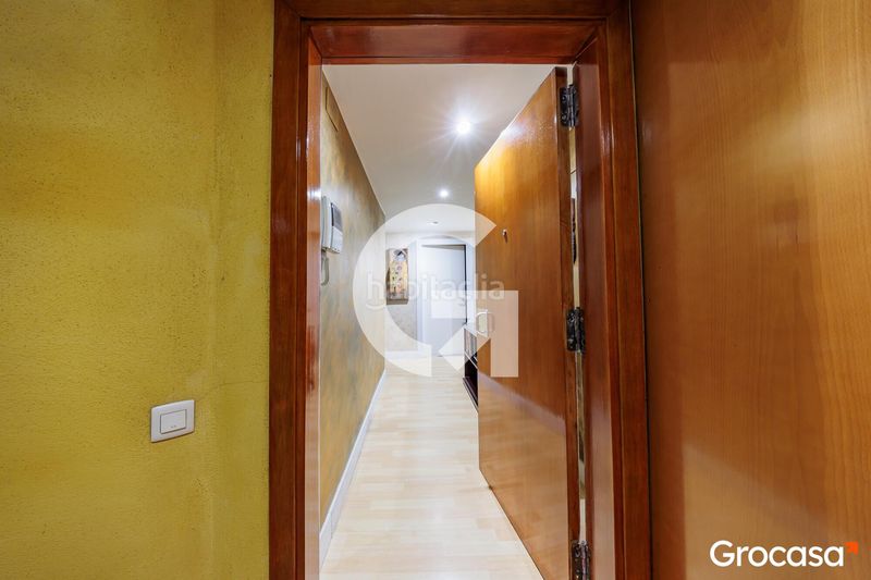 Foto 85d528be-5440-46c3-a8c5-3df893611222. Pis amb calefacció aparcament piscina a Zona Esportiva Terrassa