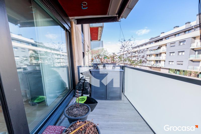 Foto bfb9181b-3676-49a8-9bae-cd7af61cdca7. Pis amb calefacció aparcament piscina a Zona Esportiva Terrassa