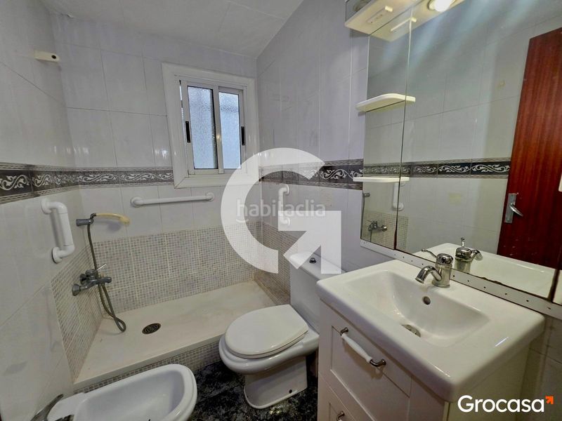 Foto 13a92225-c24d-4e1d-95e3-b1c980b67b3e. Pis amb calefacció a La Gavarra Cornellà de Llobregat