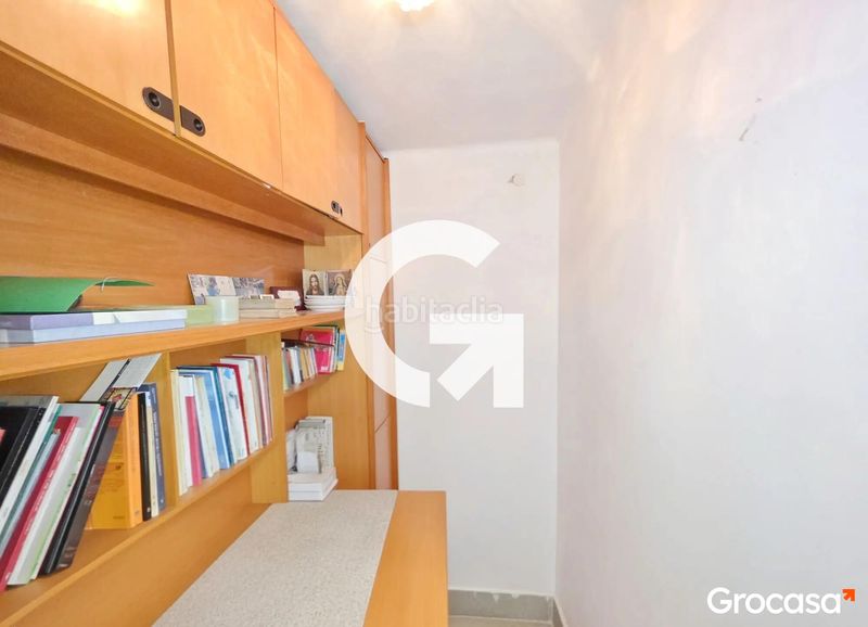 Foto 86886ec5-2c03-4da4-bfe1-286653db110e. Pis amb calefacció a La Gavarra Cornellà de Llobregat