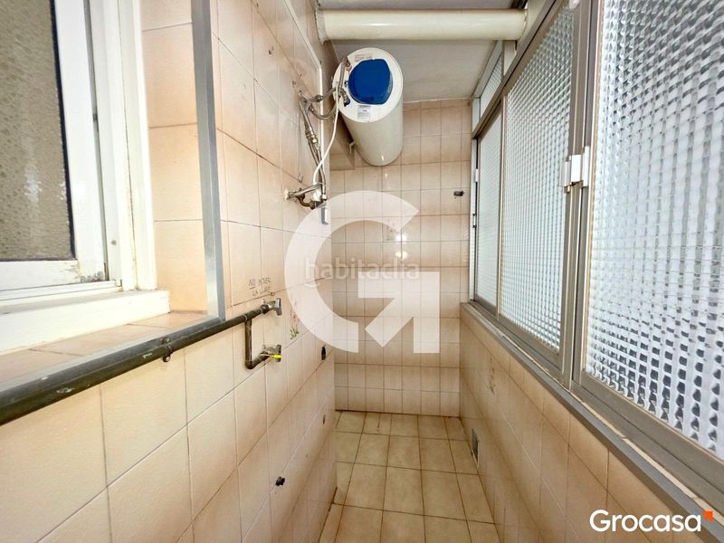 Foto 8b080857-bb46-4786-918b-d9949bb86a5a. Pis amb calefacció a La Gavarra Cornellà de Llobregat