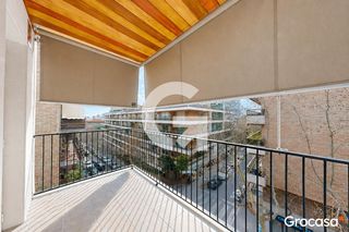 Pis  Cl santalo. Amplia vivienda de 130 m con ascensor directo, 4 dormitorios y e