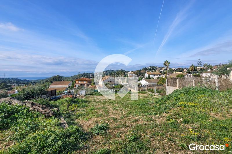 Foto 556272ef-9426-47b4-ba12-10340b2c394e. Terreny residencial a costa Cunit - els jardins - els rosers Cunit