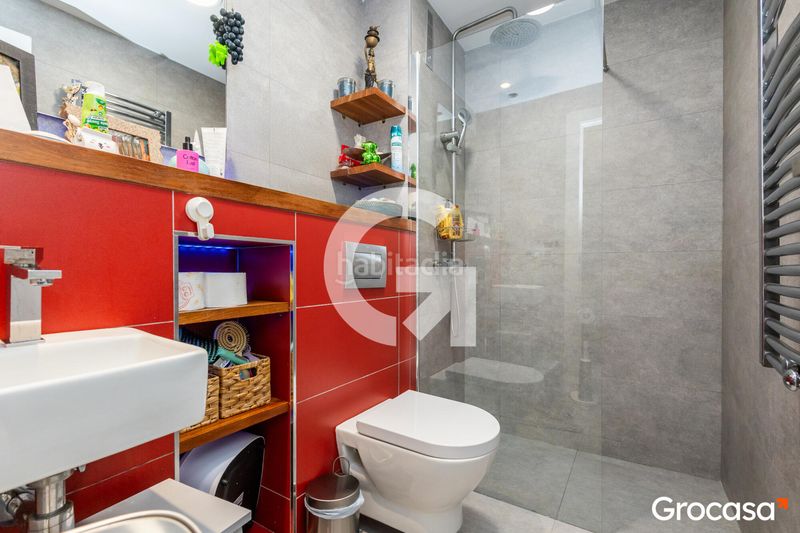 Foto ea0d7f51-d246-43f1-b8cd-e0d10f6664b0. Casa amb calefacció aparcament piscina a Can Vinader Castelldefels