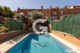 Casa aparellada a CL SUÈCIA