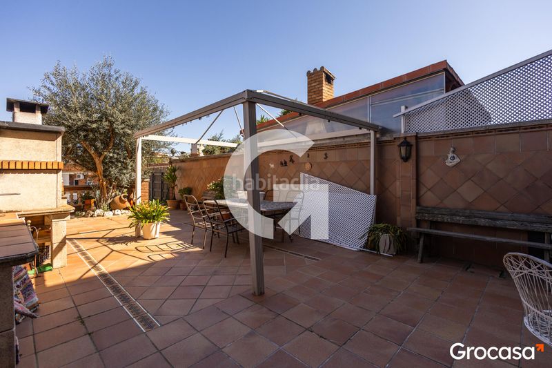 Foto 95fb5c44-e083-4e53-bea1-66734a5fd67c. Casa aparellada amb calefacció aparcament piscina a Mataró