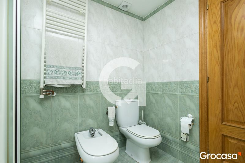 Foto b637e134-3fa3-4a69-a008-fecaec6284f7. Casa aparellada amb calefacció aparcament piscina a Mataró