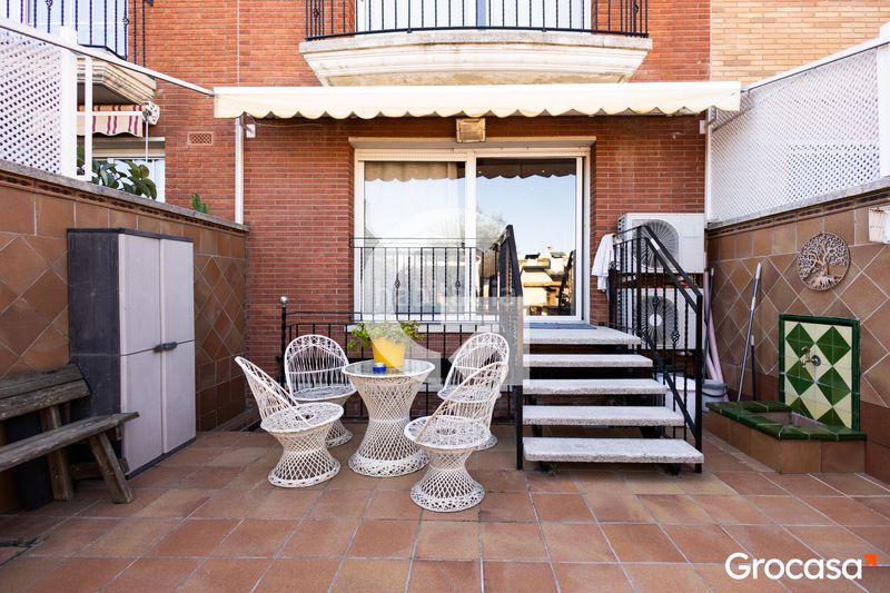Foto d96fa28d-0ed5-4259-b353-a21e9162add5. Casa aparellada amb calefacció aparcament piscina a Mataró