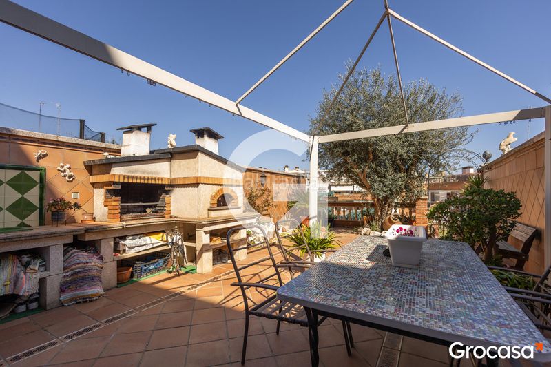 Foto ee7e0efe-f692-4003-805e-e89e1b321934. Casa aparellada amb calefacció aparcament piscina a Mataró
