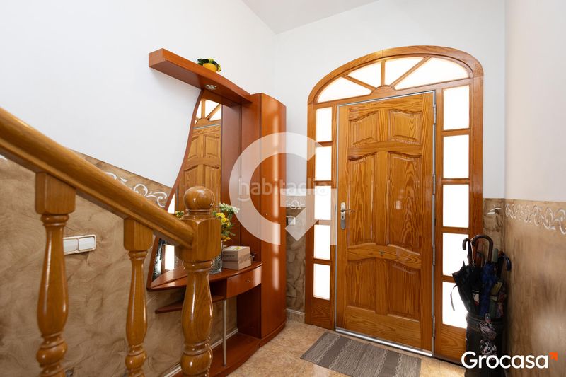 Foto eed2cd6b-a4ef-453c-bea3-b85386dc05d2. Casa aparellada amb calefacció aparcament piscina a Mataró