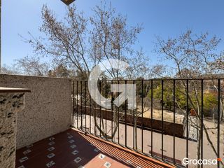 Flat  Rb maria casas. Exterior y balcon en rambla