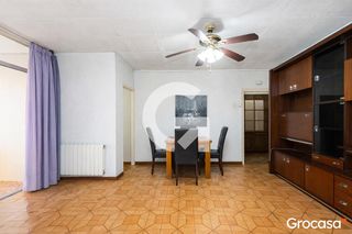 Pis a La Guineueta. Piso en paseo valldaura