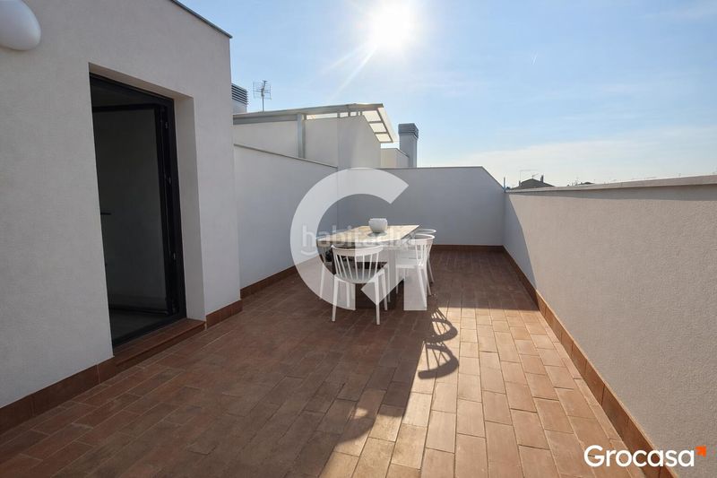 Foto a50969f5-290b-408c-90a1-8fb93266aee6. Àtic amb calefacció aparcament piscina a el castell de Cubelles Cubelles
